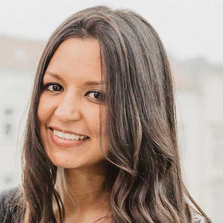Author Diya Khanna